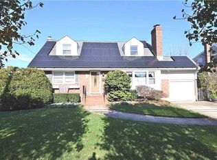 129 Lambert Ave, Farmingdale, NY 11735
