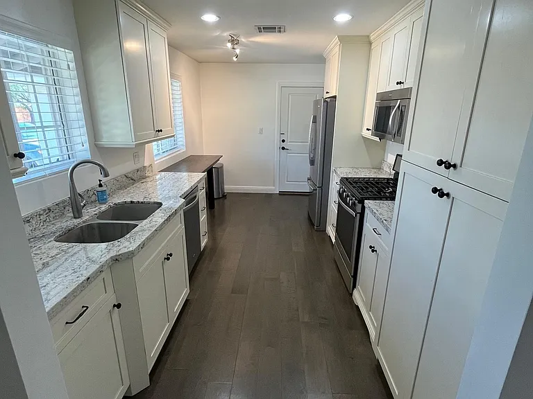 8256 E Monte Vista Rd — Photo 9