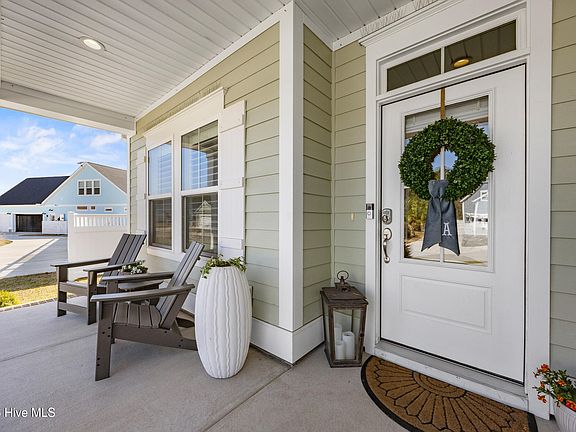 4th image of 320 Lightning Bug Lane