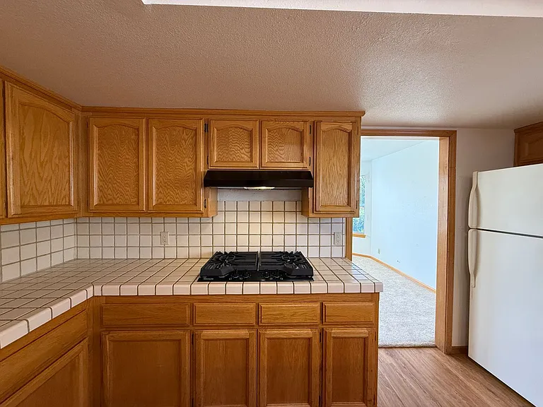 1470 Mercer Ct — Photo 25