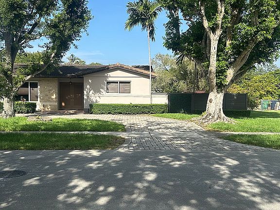 3rd image of 8201 SW 92nd Ct