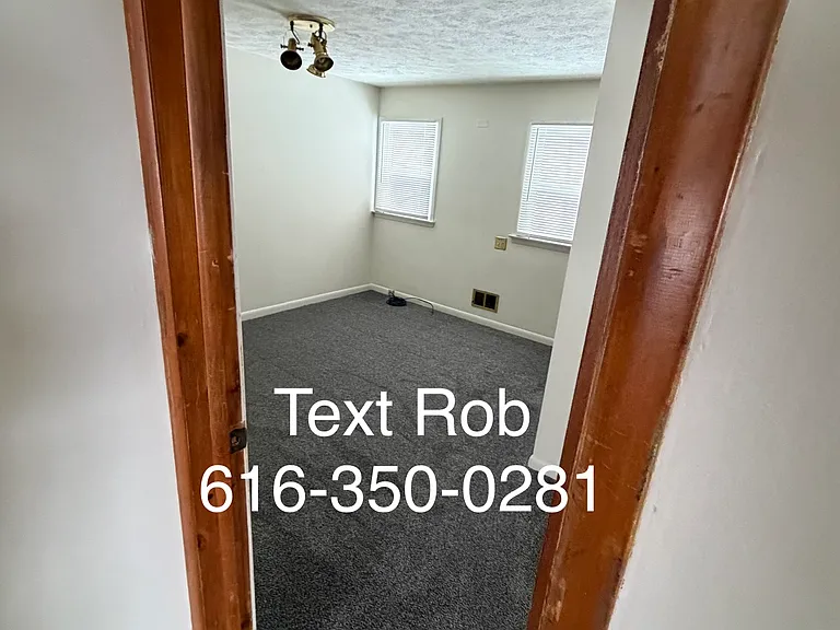 850 Houseman Ave NE #B — Photo 4