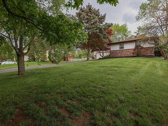 2nd image of 387 Madolin Dr