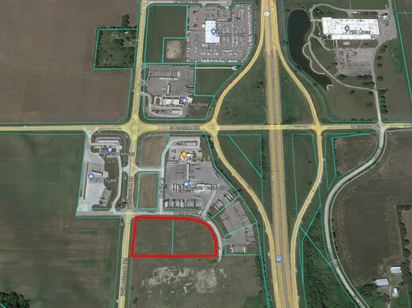 6015 Performance Dr, Roscoe, IL 61073