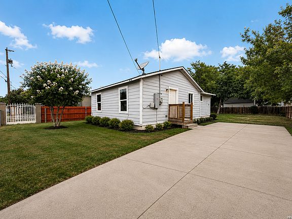 3rd image of 215 Prosperity Dr