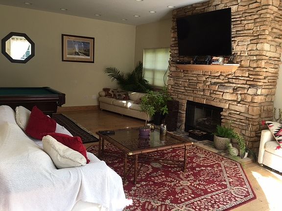 4th image of 137 Willow Creek Ln #1
