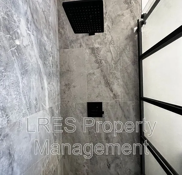 2825 Cliffe Ct — Photo 25