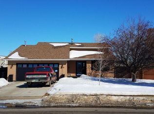 1479 9th St E, Dickinson, ND 58601