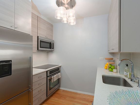5th image of 130-168 Water St #9K