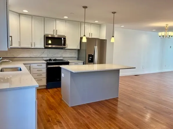215 High St #21, Taunton, MA 02780