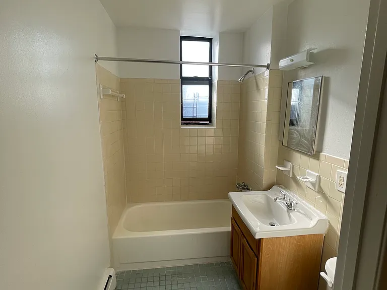 976 Sheridan Ave #6A — Photo 3