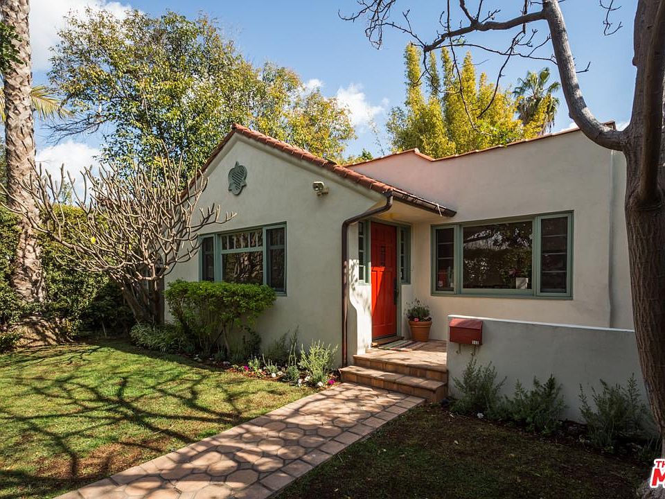 1st image of 712 N Curson Ave
