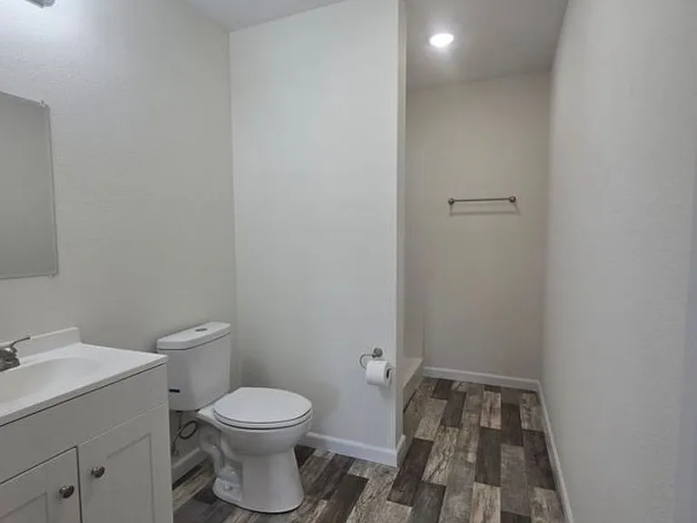 2516 Rebecca Dr — Photo 4