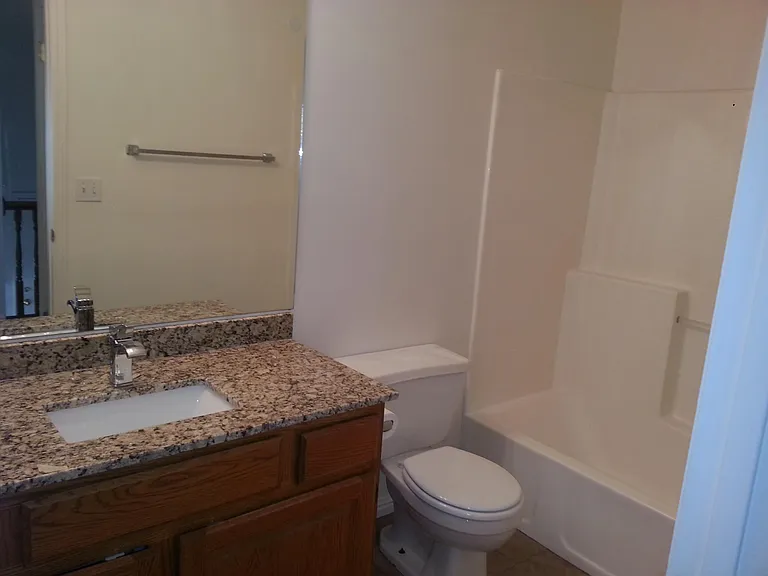 486 W Pacific Dr #3 — Photo 3