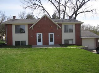 6333 Hartman Ave, Omaha, NE 68104