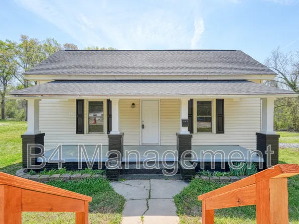 467 W Peachtree St, Woodruff, SC 29388