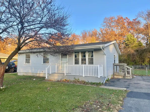 1944 Julie St, Woodstock, IL 60098