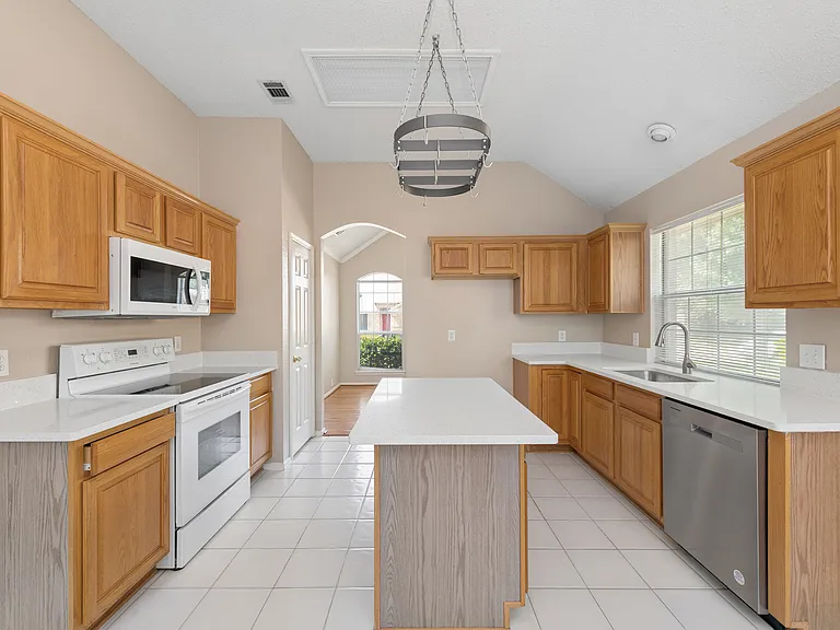 10613 Brandenberg Dr — Photo 13