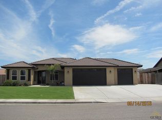 705 Promenade Ct, Shafter, CA 93263