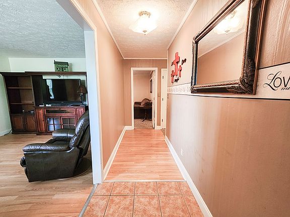 5th image of 1715 Hillside Dr