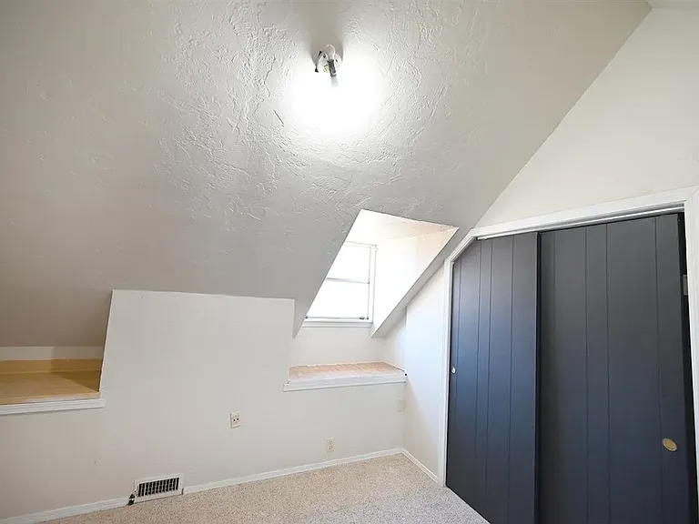 1401 S Lowry St — Photo 25