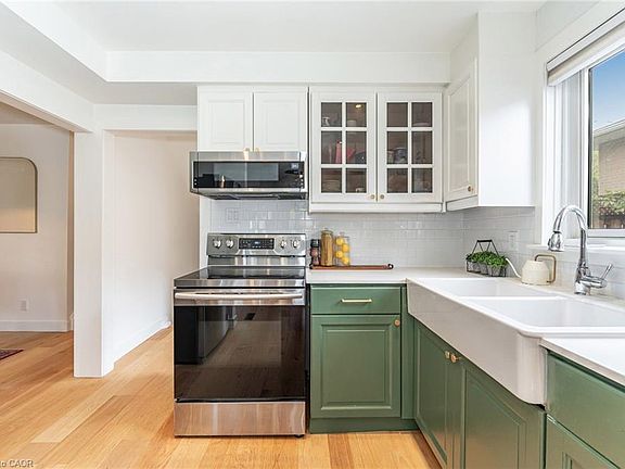2nd image of 2431 Padstow Cres