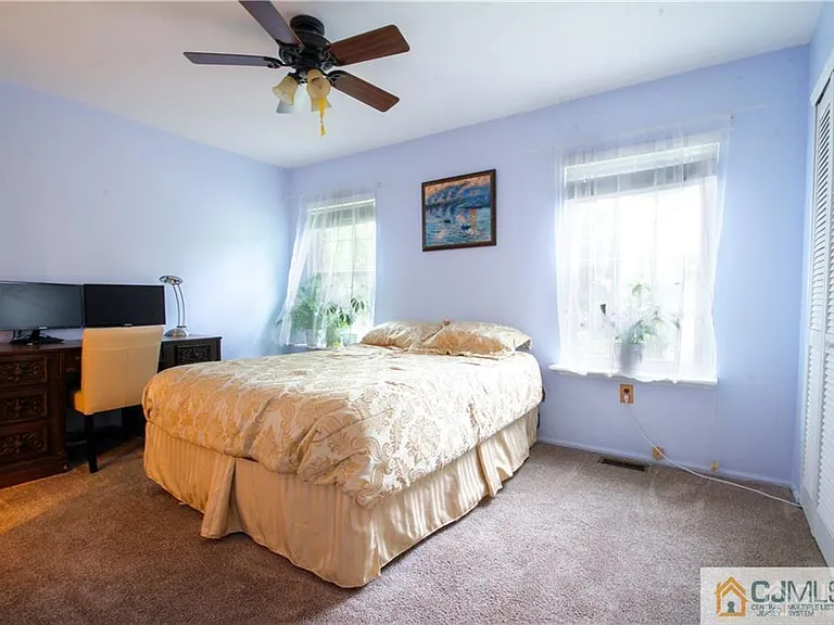 123 Pear Tree Ln — Photo 10