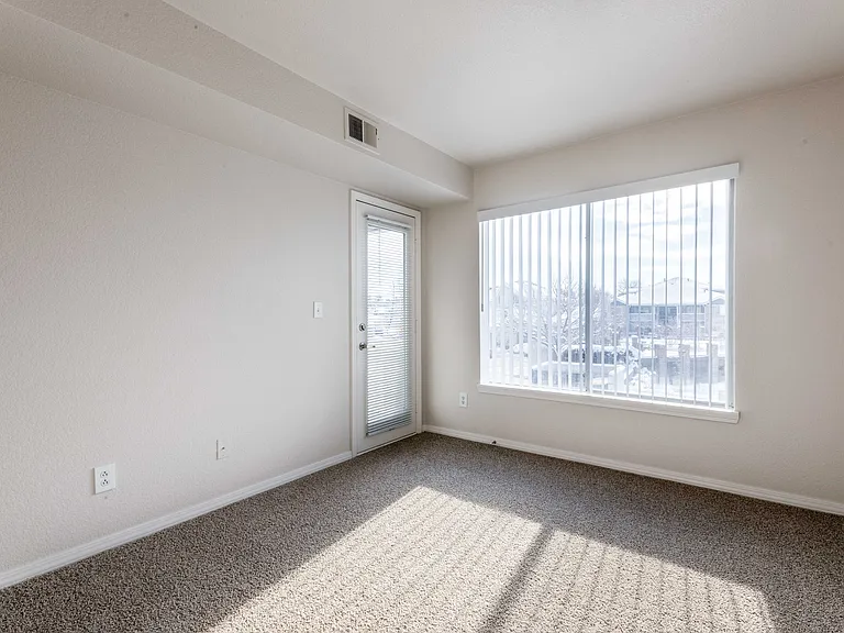 Pavilions at Silver Sage Apartments — Photo 26