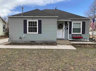 2233 SW Plass Ave, Topeka, KS 66611