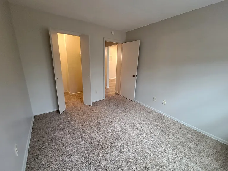 MV Apartments — Photo 32
