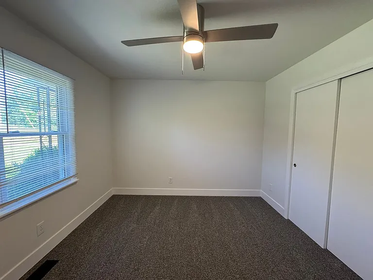 6550 S Old Village Rd — Photo 28
