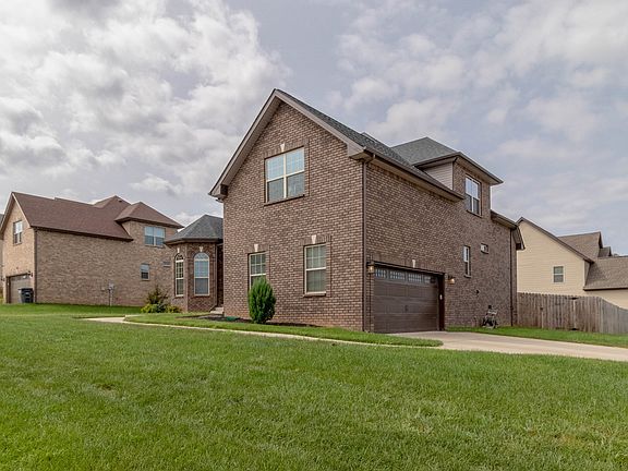 3rd image of 210 Melbourne Dr