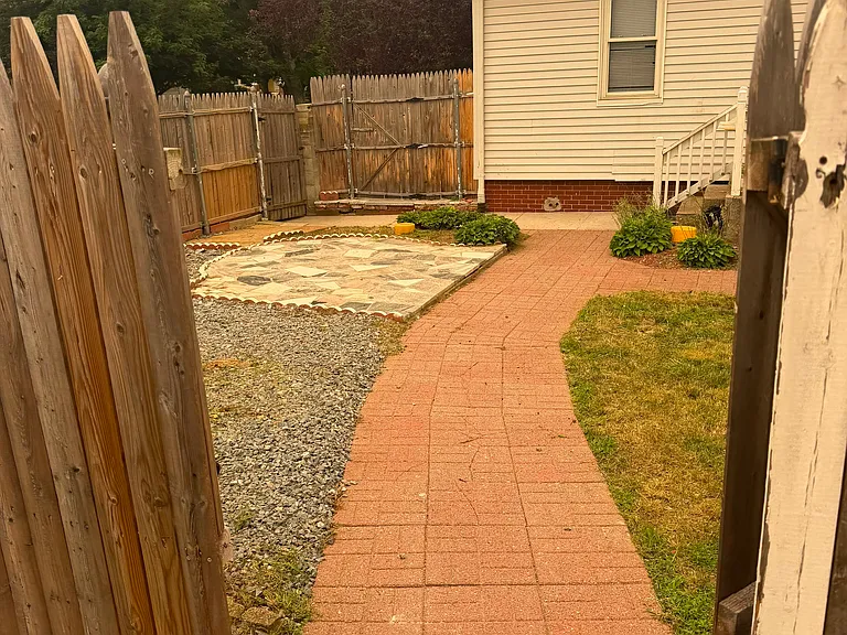 131 Gentian Ave — Photo 8