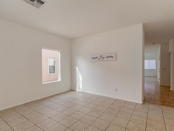 4th image of 804 W Spruell Ave