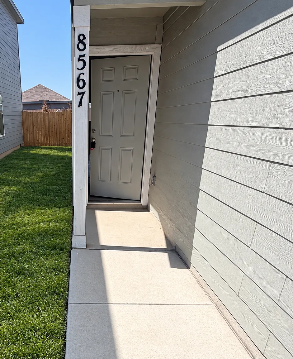3 bed, 1400 sqft, $1,425 — Photo 2