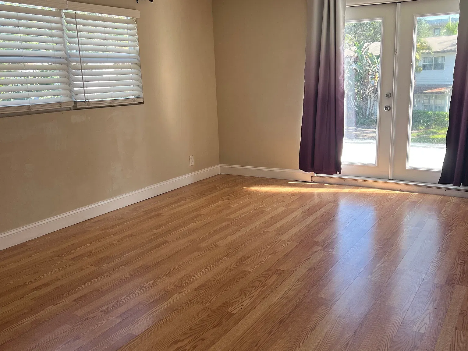 Move-In Ready in a Great Location Near Beaches, Shopping & Dining! — Photo 3