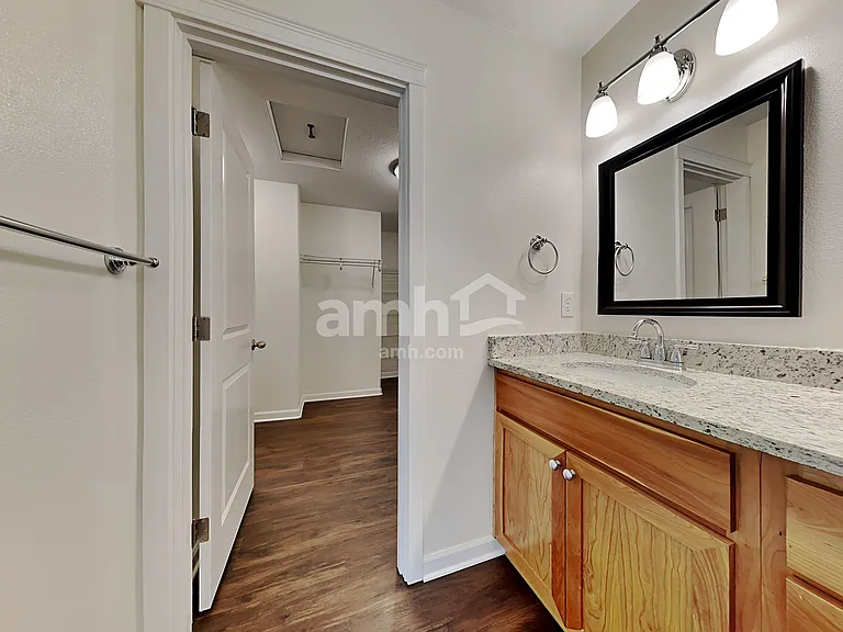 10111 NE 28th Pl — Photo 14
