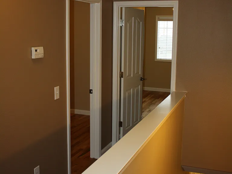 1456 Gibson Ave — Photo 5