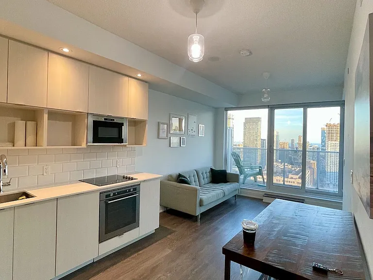 89 McGill St #2809 — Photo 2