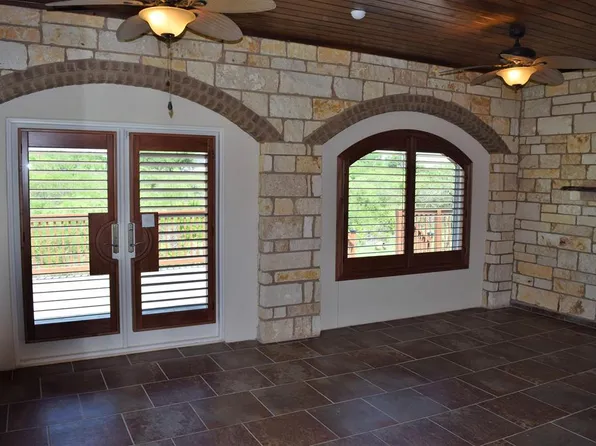 717 Arroyo Dr, Kingsville, TX 78363