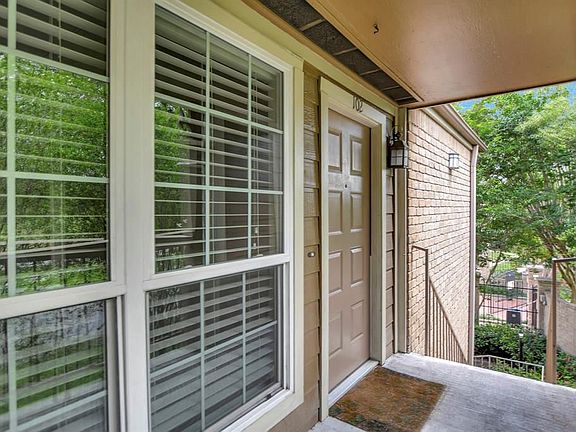 3rd image of 1880 White Oak Dr APT 102