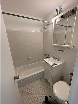 Rented by KNOCKKNOCK LLC | media 13