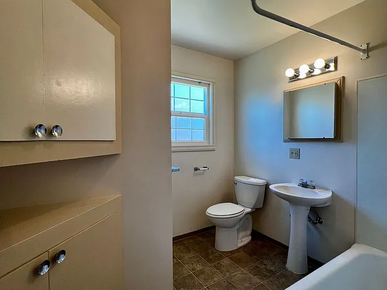 2608 Bonnie Doon Ave — Photo 9