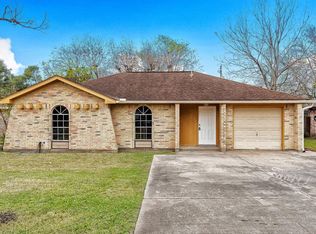 705 E Plum St, Angleton, TX 77515