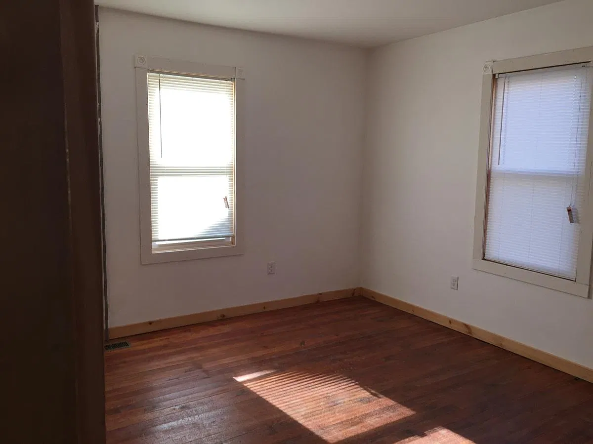 3 bed, 1200 sqft, $1,700 — Photo 4