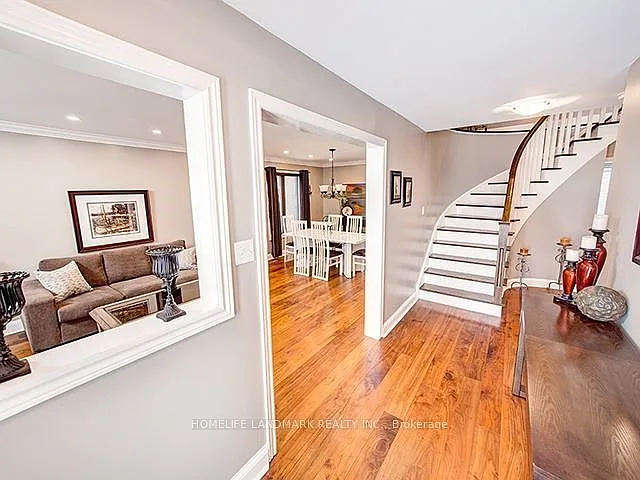 279 Chambers Cres — Photo 7
