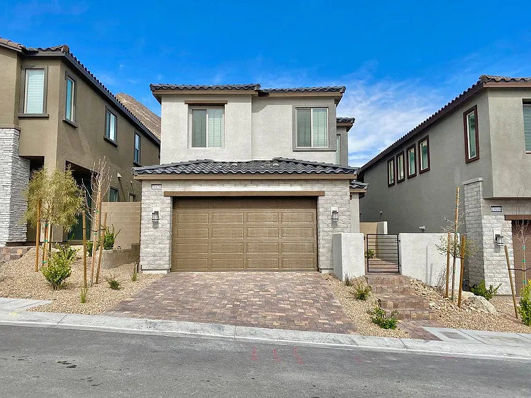 11620 Observation Point Ave — Photo 1