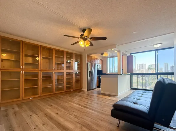 2916 Date St APT 6I, Honolulu, HI 96816