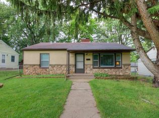 881 McKnight Rd N, Saint Paul, MN 55119