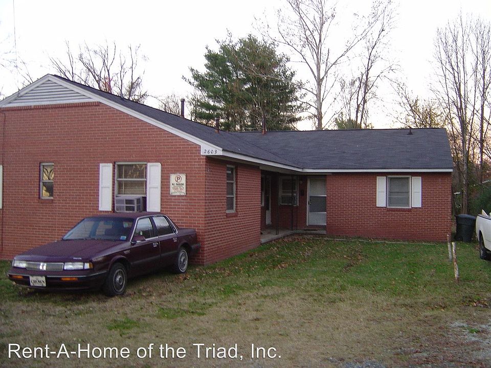 1st image of 2609 E Bessemer Ave APT B